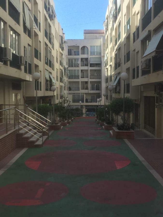 Apartamento Turistico Loyola Benidorm Exteriör bild